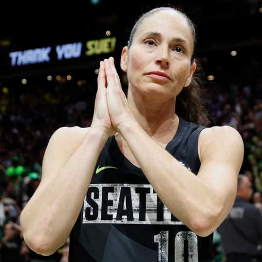 Basketball Legend Sue Bird plays her last game after two Legacy decades in the WNBA 2022 Right Now